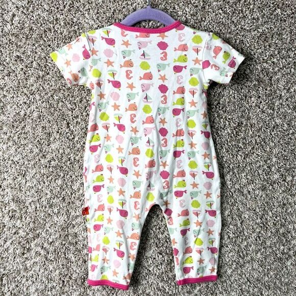 Magnificent Baby One Piece Baby 6M Ocean Animal Print Magnetic - Picture 3 of 3